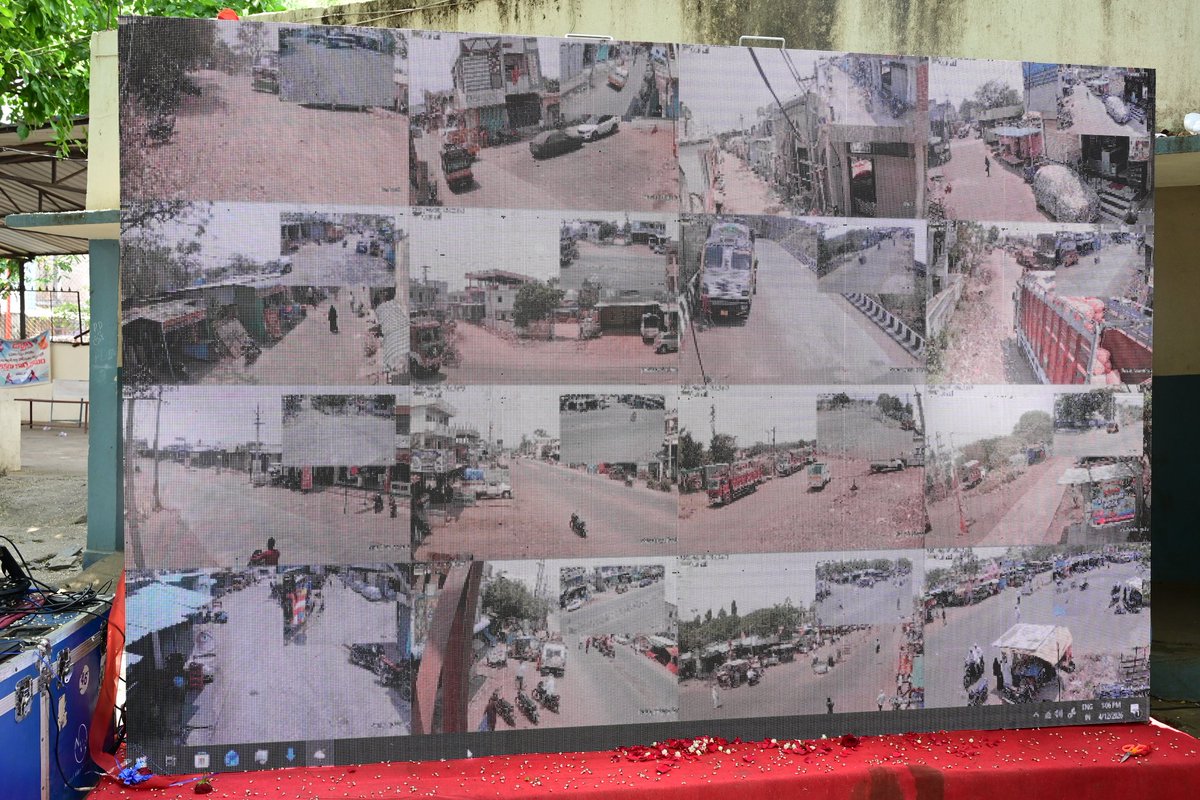 adilabad_sp's tweet image. 🎥 40 CCTV cameras inaugurated at Ichoda HQ by SP Akhil Mahajan, IPS.
👁️ CCTV acts as 24/7 “third eye” in crime control.
📢 Public urged to install cameras
🚫 Say NO to Ganja
🚦 Follow traffic rules &amp;amp; wear helmets
📞 Dial 100/112
#AdilabadPolice #CrimePrevention #RoadSafety