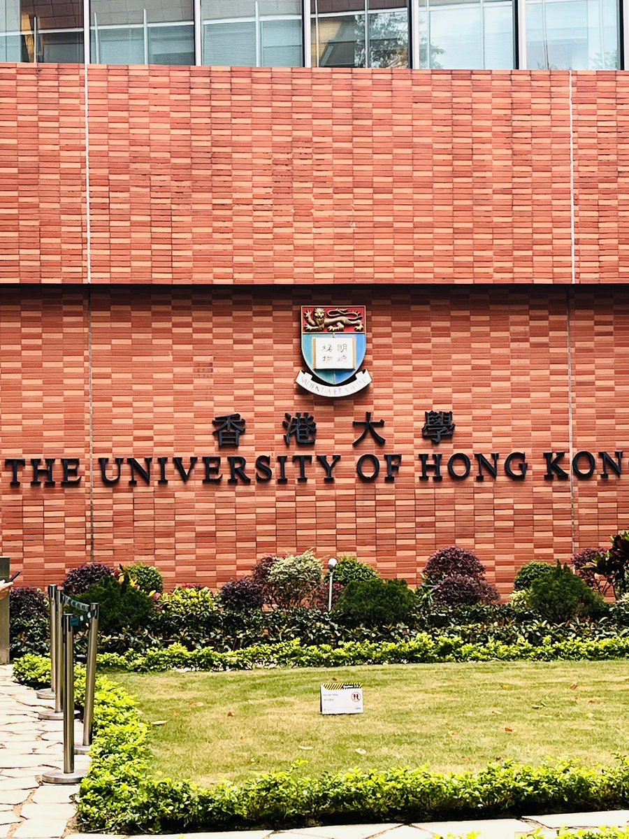 Georgeluoluo's tweet photo. 香港之行收获很大，万恶的资本制度是永恒不变的话题！ https://t.co/700QEfA9px