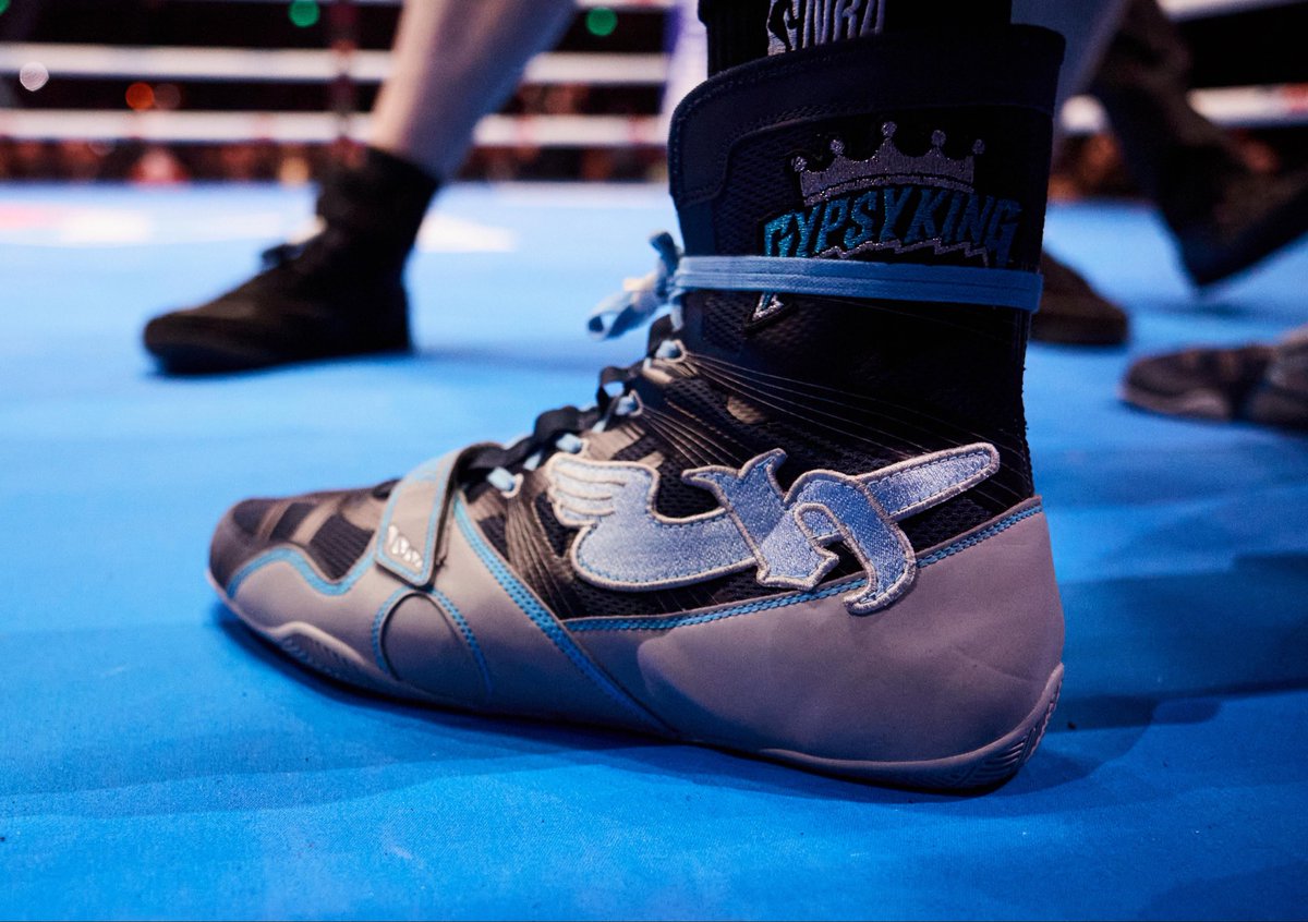 SpeakPaul's tweet image. Class act from @Tyson_Fury and thank you to the team at @GoldStarSigning especially Spencer,Sara and Wardy ❤️
@netflix #boxing #champion #fighter #legend 🥊🥊🥊🥊🥊