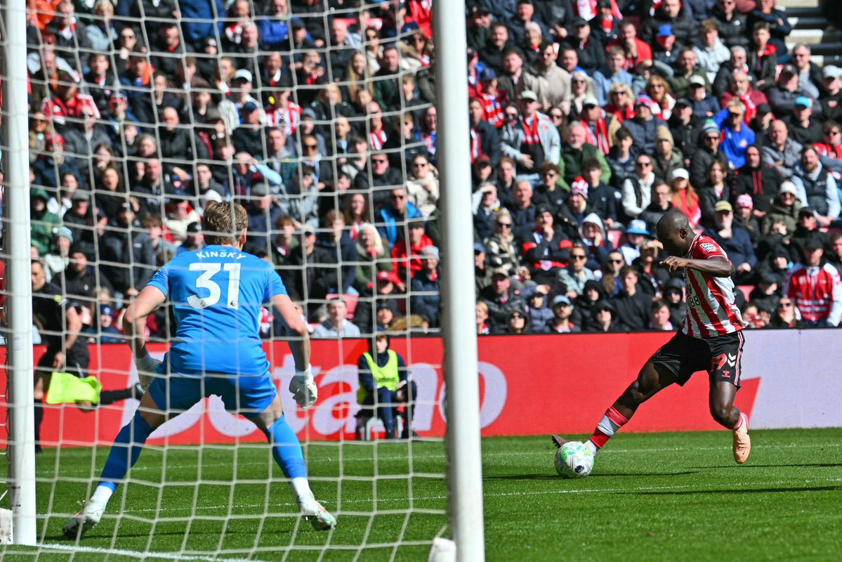 AMOS BOOM MC🦅 tweet media