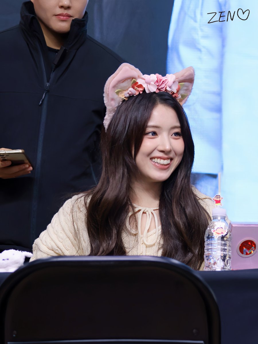 앞으로도 항상 에너지 넘치고 애교 가득한 지우로 있어줘요, 생일 축하해😚💞
ベイと幸せになってください…🍀笑
・
#오늘의_쮸인공_김지우
#Crush_On_JIWOO