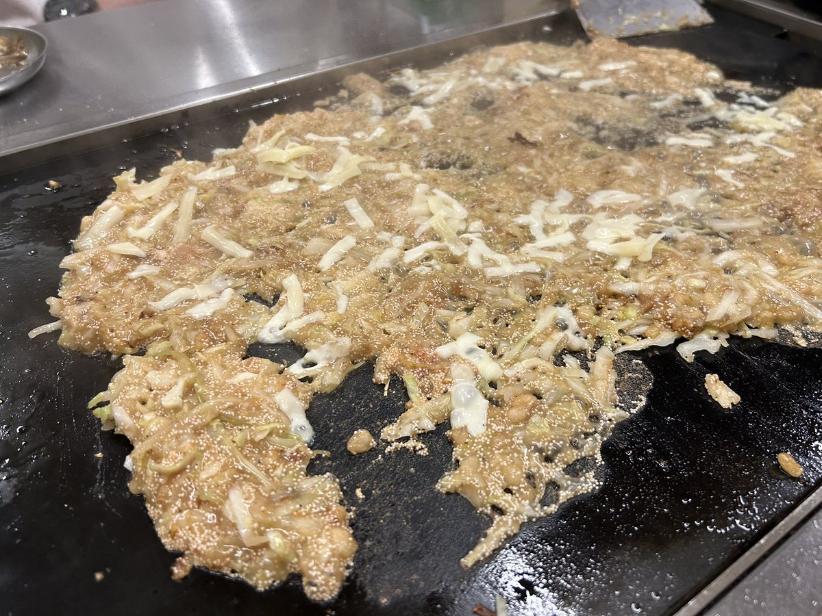 よねモン tweet media