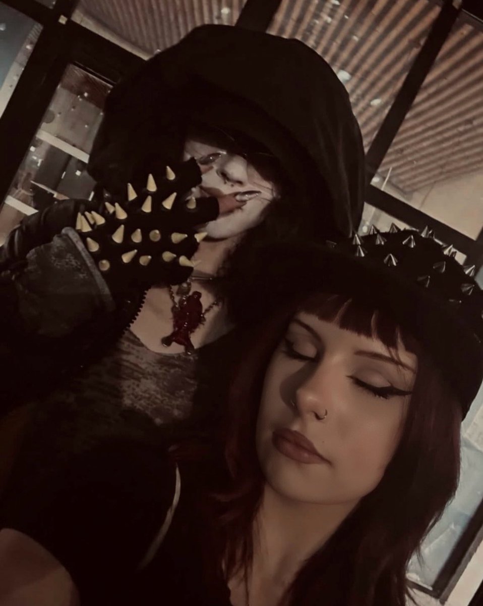 mainthekitchen's tweet image. EN PÉTARD MBB #ptitesoeur #sim01 #concert