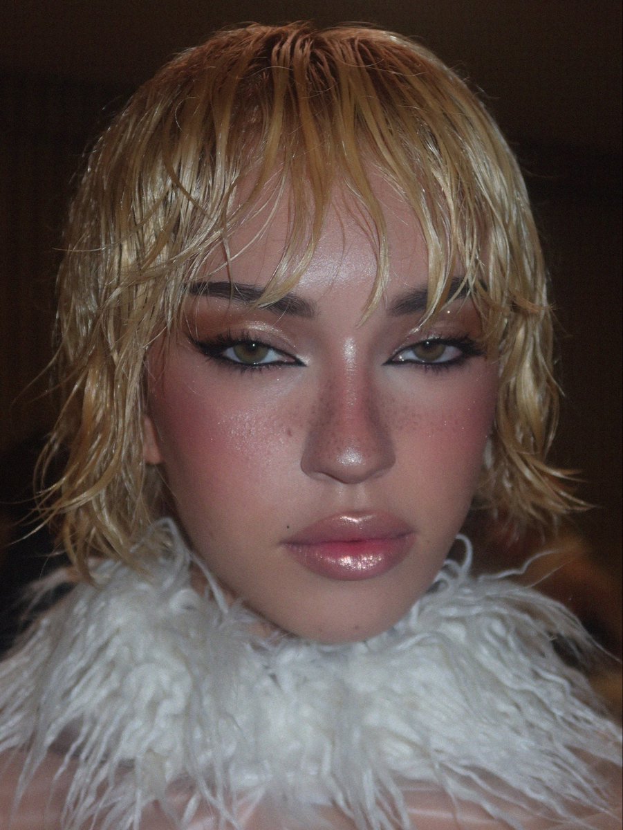 Sophia Sinot tweet media