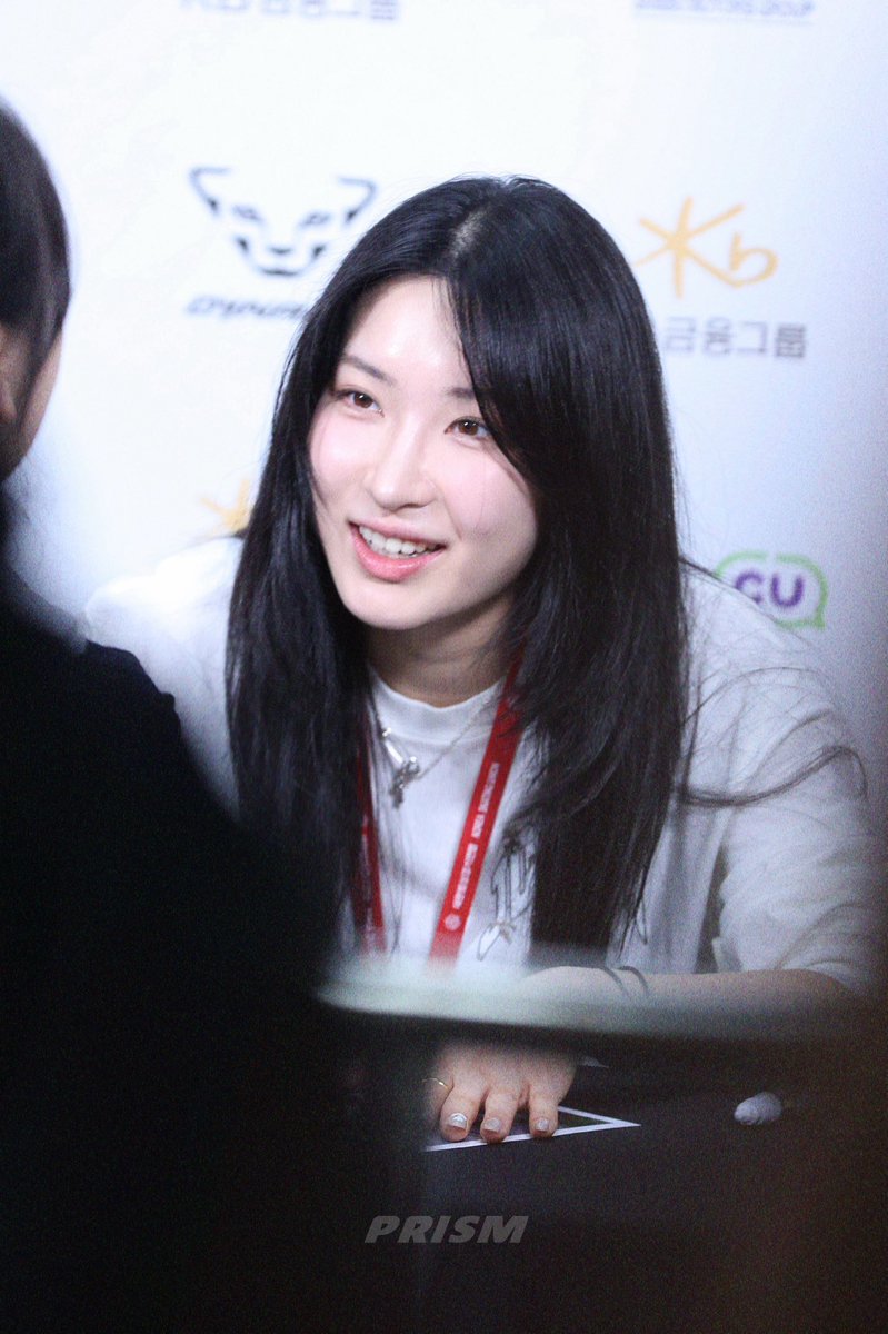 ᴘʀɪsᴍ✨ tweet media