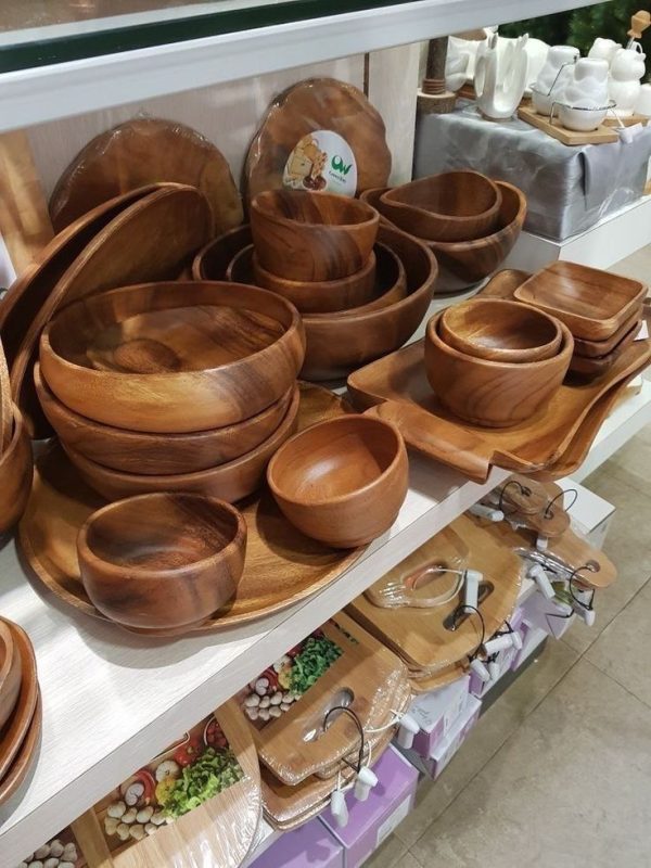 President Yoweri Museveni <a href="/KagutaMuseveni/">Yoweri K Museveni</a> has approved the use of wooden crockery in Uganda after a scientific study confirmed that locally made utensils pose no health risk.
The directive follows a report from the Chemical, Biological, Radiological and Nuclear (CBRN) department,