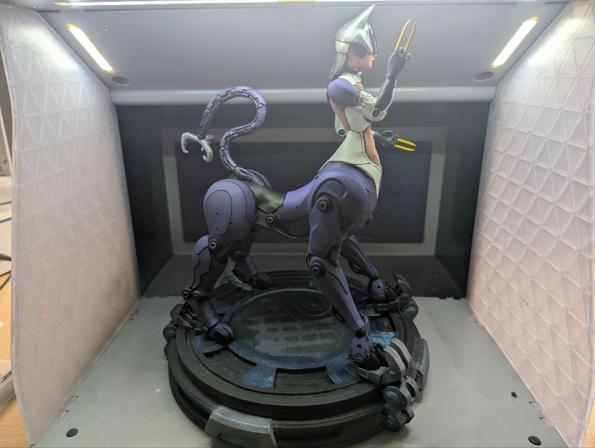Sijder111's tweet photo. Printed and painted everyone's favorite girl Siegwulfe from #TrialsinTaintedSpace by @FenoxoFenFen and @Savinmander, based on the art by jacques00 https://t.co/rKX7JFNpWE