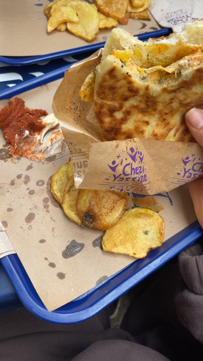 Lou 🍉 tweet media