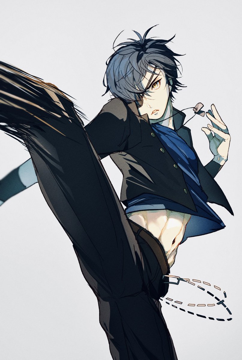 蹴りからの腹チラ