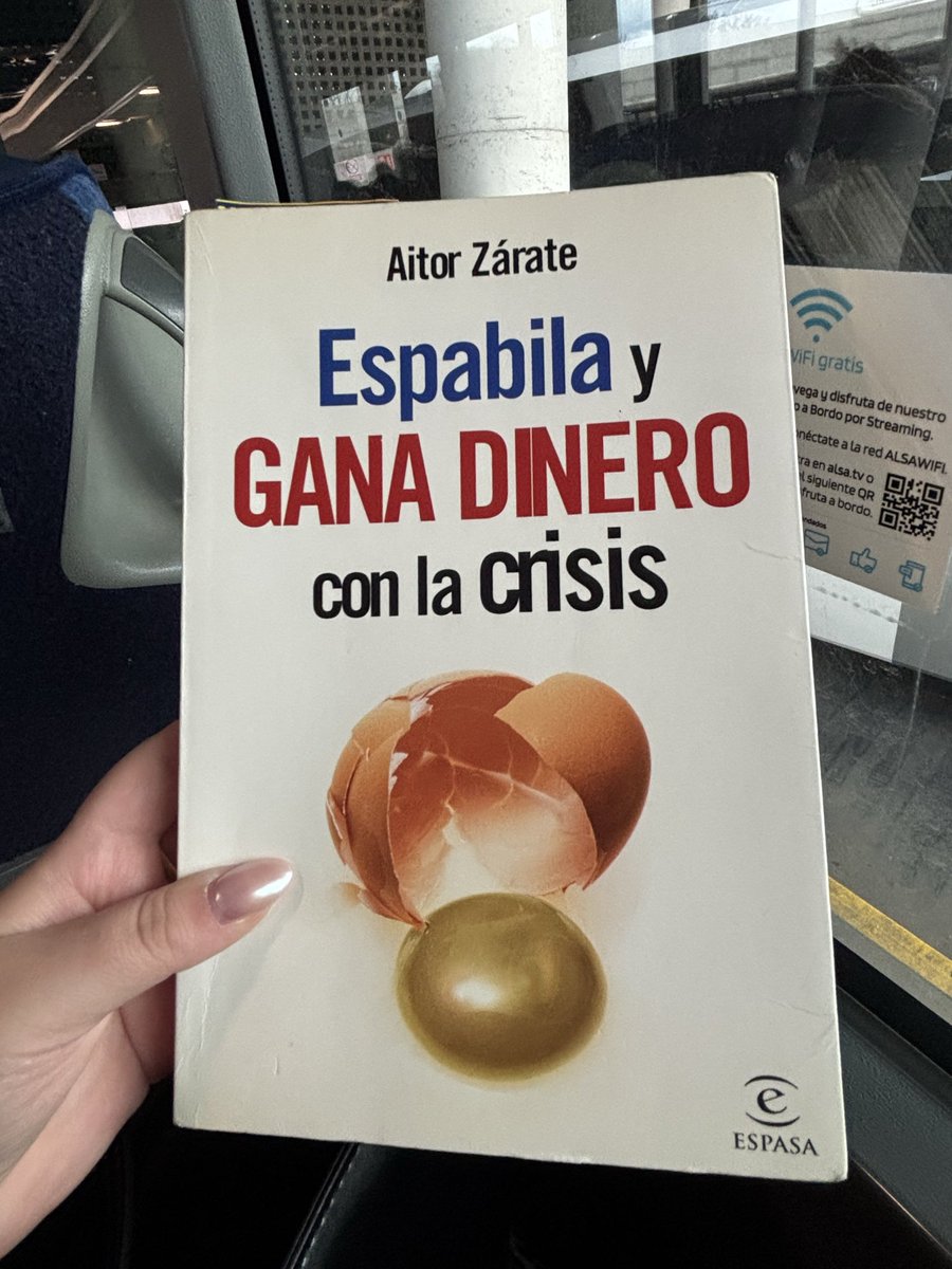 mariagarciia7's tweet photo. Me he encontrado este libro en el alsa Córdoba - Sevilla que venía de Úbeda. Tiene un marcapáginas con una foto de una pareja dentro. Se agradece difusión para poder devolvérselo. Graciass☺️ https://t.co/pTfAFGAHn1