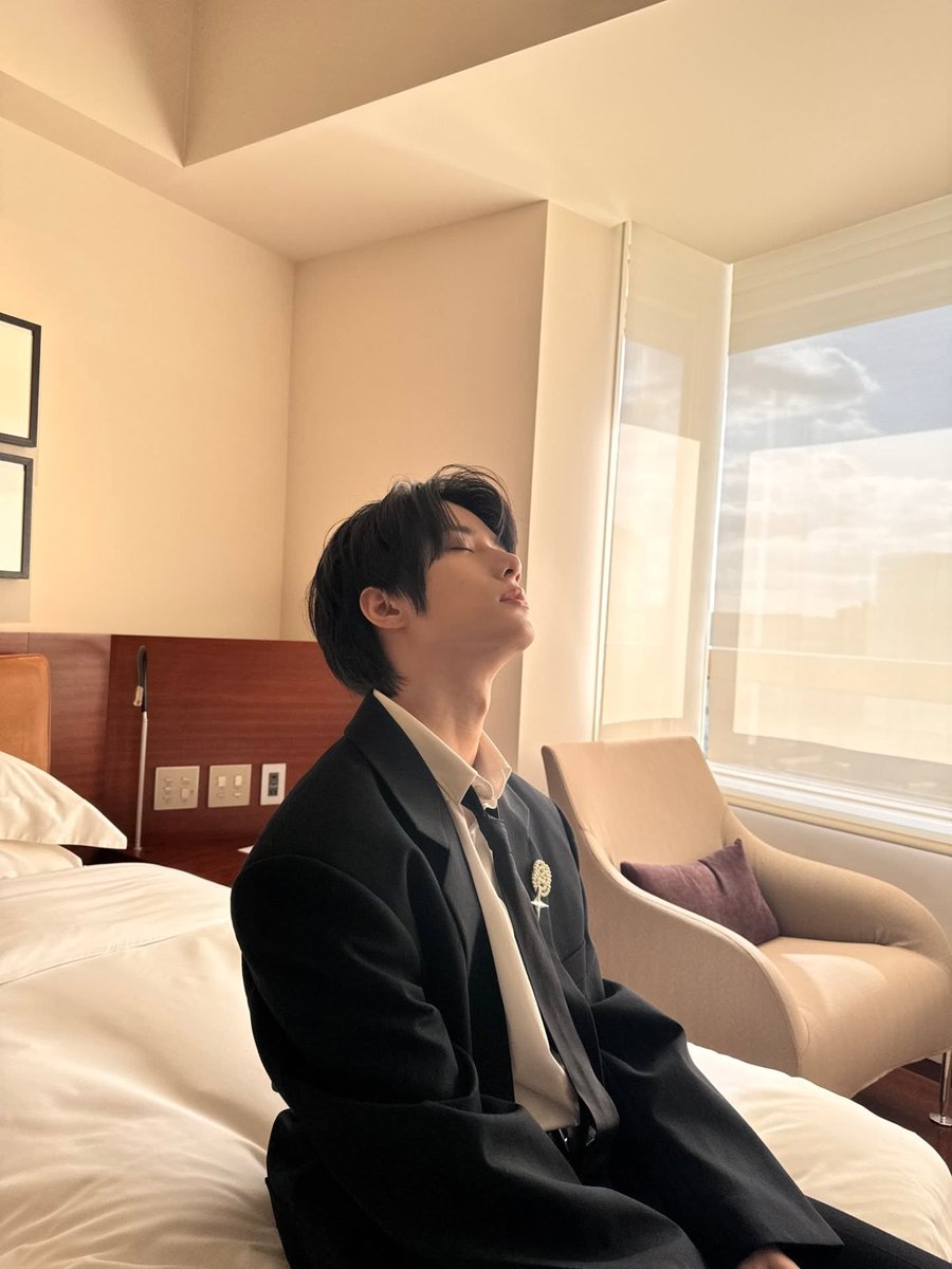 Memories

Hal yang aku suka tentangmu adalah kenyataan bahwa kau mencintaiku dan hal yang aku benci tentangmu adalah kenyataan bahwa aku harus melupakanmu.

Beomgyu short story by Dahlia 
#point_of_gyu
<a href="/beomaibo/">areiaᰔ</a> <a href="/beerueby/">rue</a> <a href="/moanauthor/">Moana Author</a>