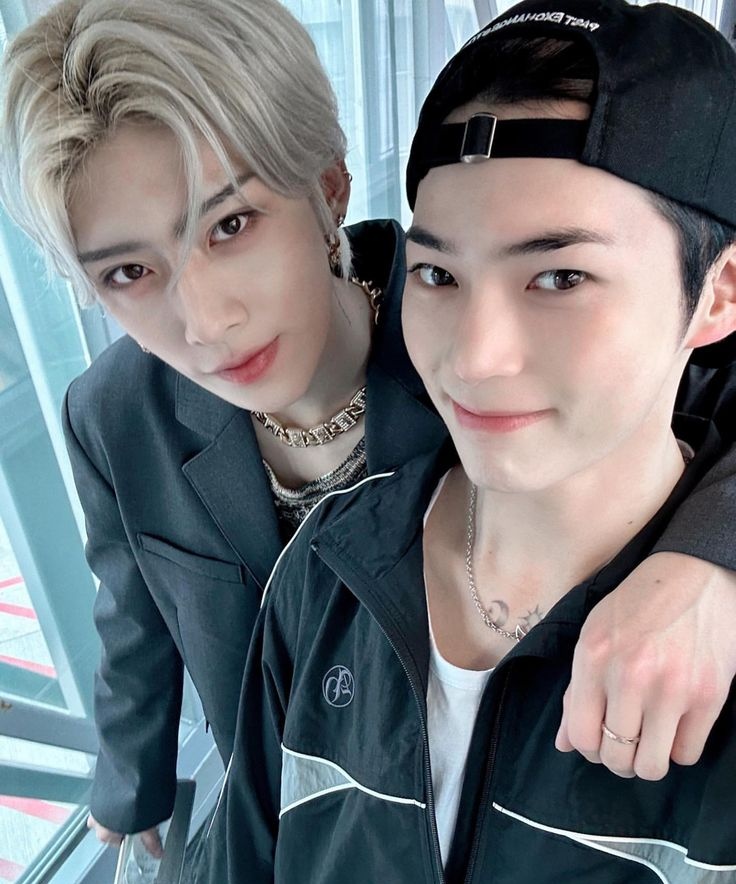 🗡✨️ tweet media