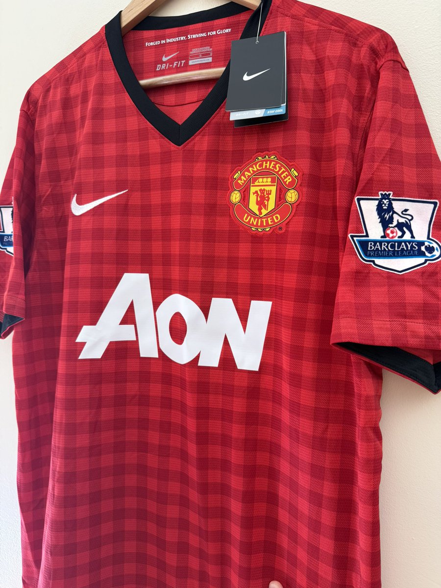 HofVS's tweet photo. Manchester United 🔴⚫️ 12/13 home shirt BNWT deadstock 😮‍💨🔥 Original Nike jersey with Barclays Premier League sleeve patches and AON sponsor, in a size large 💥 Available in our eBay store now! 🙌🙏🏼
 
#ManUtd #Nike #EPL #ManchesterUnitec #PremierLeague #Barclays https://t.co/MuAcTqZYjl