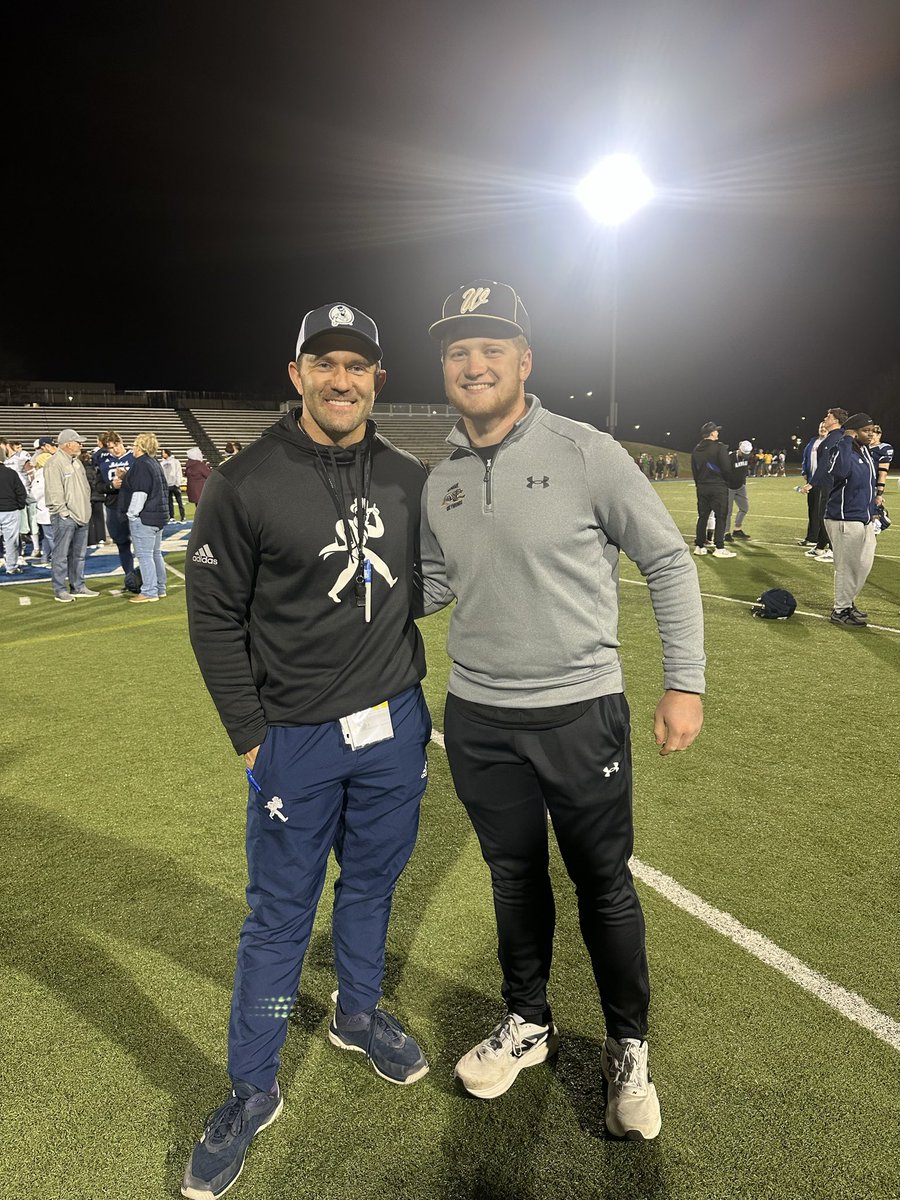 Rowan_Cox13's tweet photo. Had an awesome time at the @IchabodFTBL Spring game! Thanks to @tbrown_20 @Travis_Britz @Zach_Watkins for the invite! https://t.co/YTwwZnt1vY