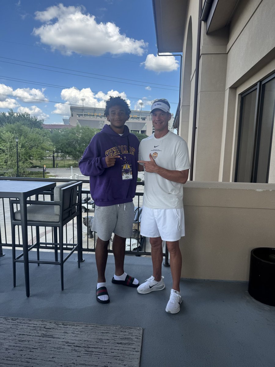 Jaxon.holly tweet media