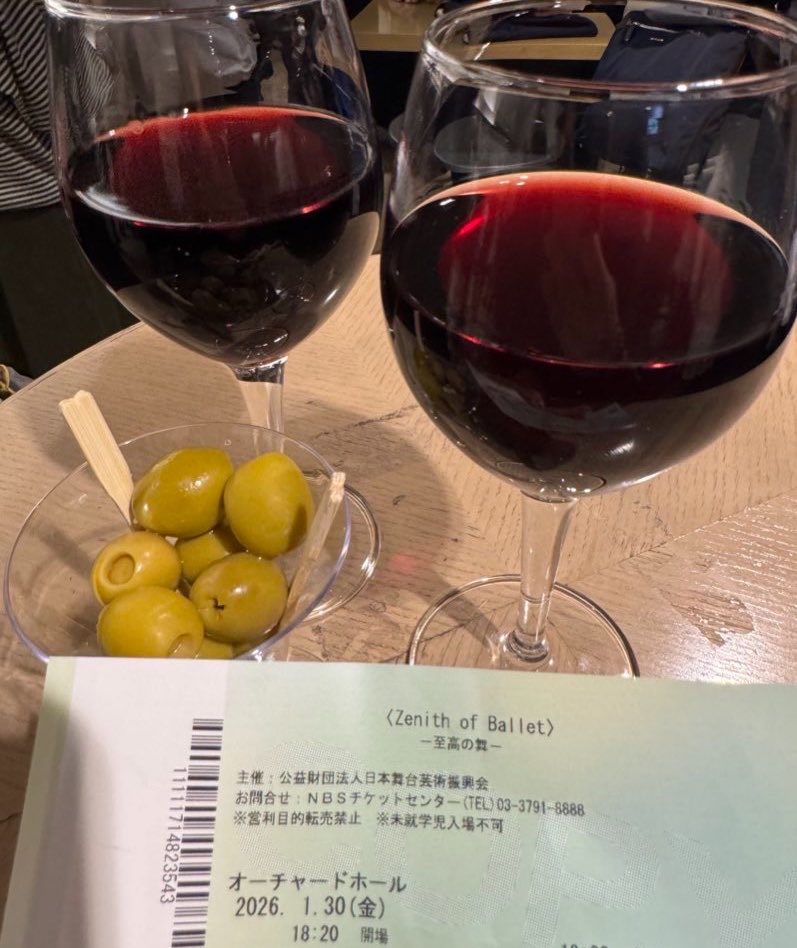 bukachan112's tweet photo. 1月はひろいくんが出てたキマグレン舞台を観。前情報見ず行ったから、本人達が歌い始めてちょっとお得だった。あと高田茜ちゃんのバレエも観。これも前情報無しで行ったら、ヌニュスさん出てきた時になんかこのうまい人見たことあるな⁈って思ったら去年ロンドンで見てた。すごい。他も全部良かった。 https://t.co/ZTusFZJmzf