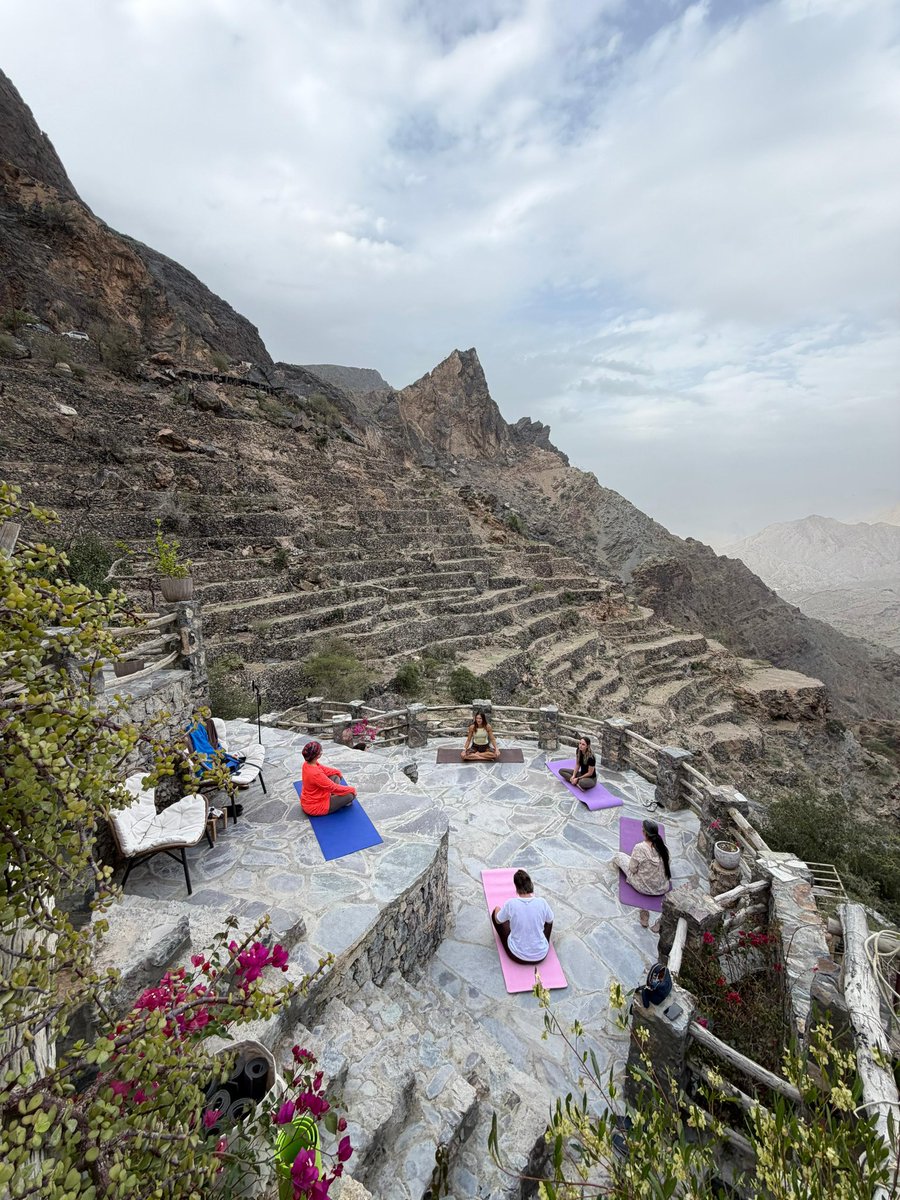 AmeliaGerman1's tweet image. #yoga at Wajmah village #Oman 🇴🇲