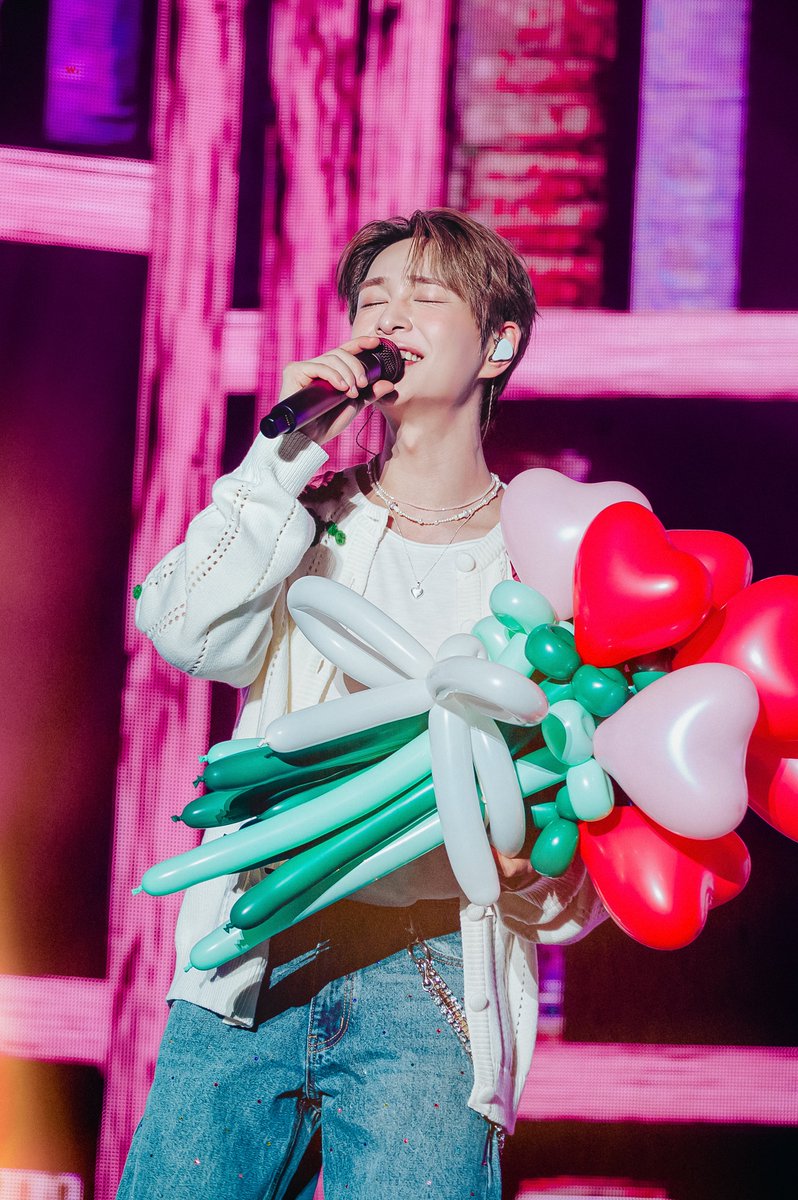 warmspot_onew's tweet image. 260411 🌹
#온유 #ONEW