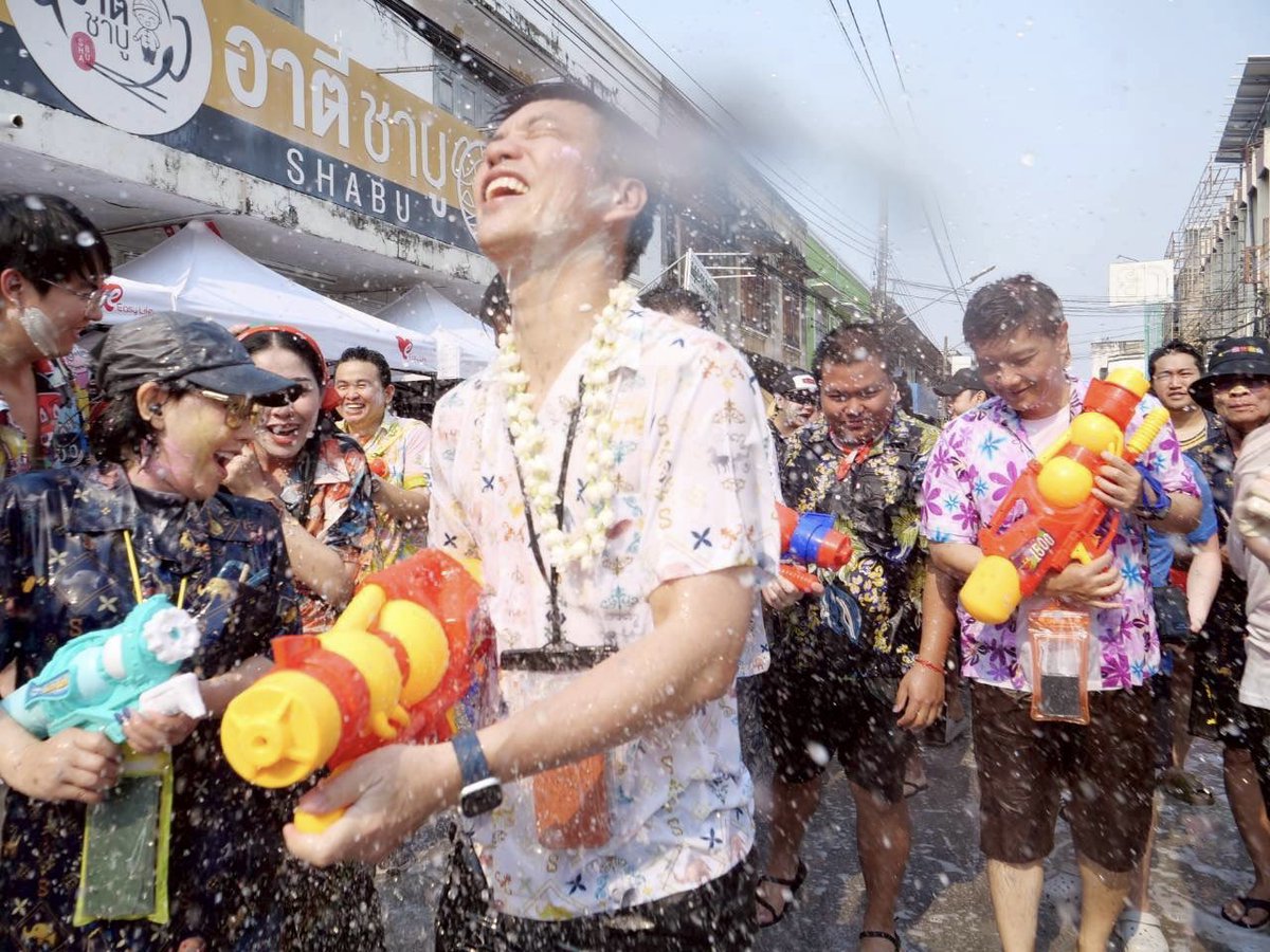 ณัฐพงษ์ เรืองปัญญาวุฒิ (เท้ง) tweet media