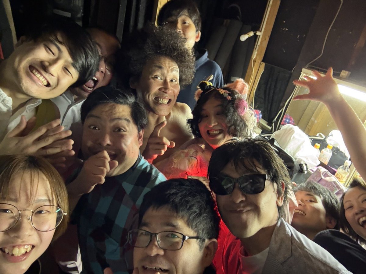 #pikaJOY2026

芸人特別回をご覧頂いたお客様・視聴者・共演者、スタッフの皆様ありがとうございました！

照明演出などを交えた贅沢な舞台で非喫煙者の芸人11人で人狼をやりめちゃくちゃ楽しかったです！

かなり面白かったのでぜひ多くの方々にアーカイブで観てほしいです！
twitcasting.tv/infoppd/shop
