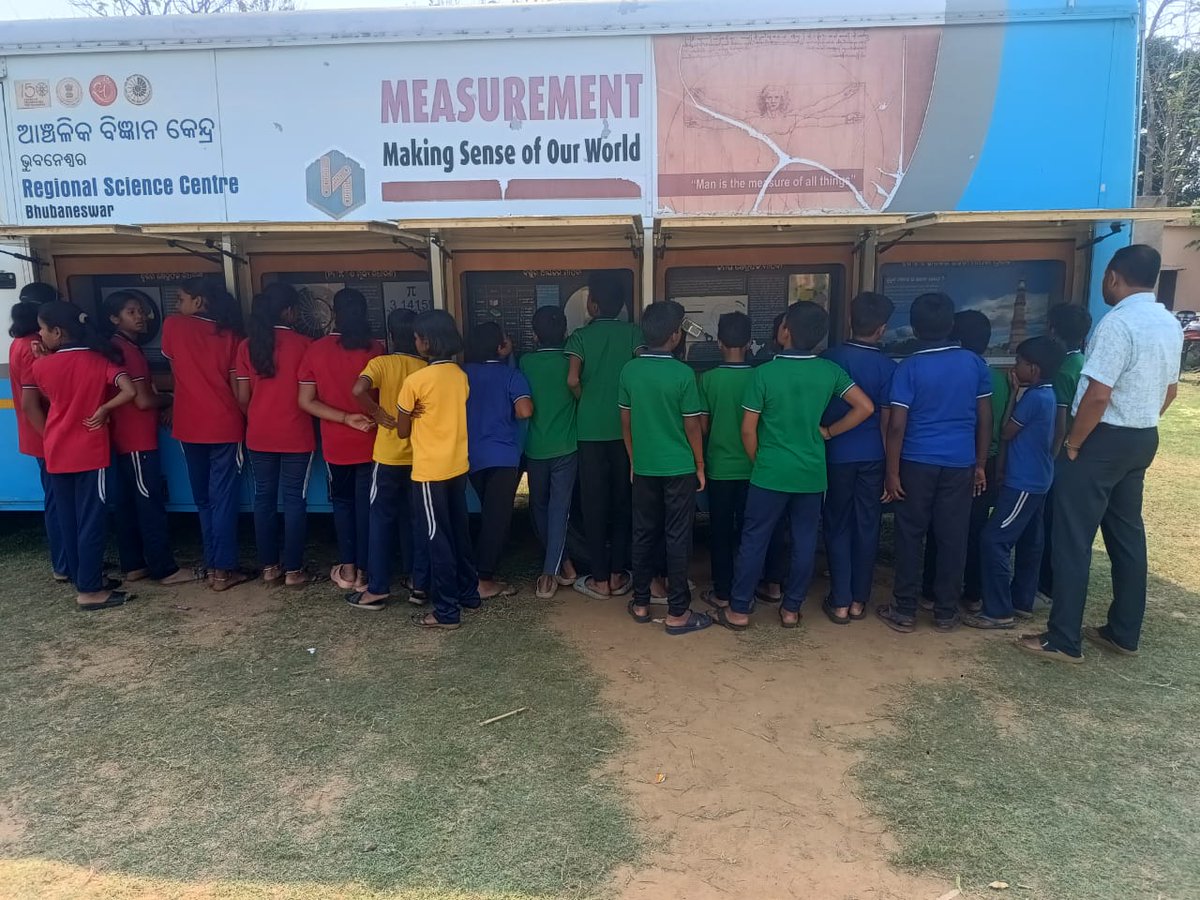 ncsmgoi's tweet photo. 🚐Science on Wheels by @RSCBhubaneswar, a unit of @ncsmgoi, @MinOfCultureGoI, reached Govt. UP School, Kishore Prasad, Nayagarh from 9-11 April, 2026.

#ScienceOnWheels #ScienceForAll #NCSM https://t.co/TBQ6EbLHoR