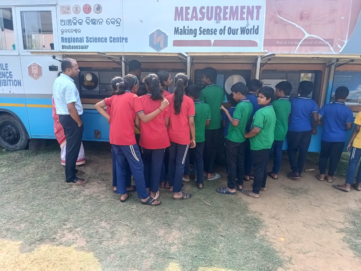 ncsmgoi's tweet photo. 🚐Science on Wheels by @RSCBhubaneswar, a unit of @ncsmgoi, @MinOfCultureGoI, reached Govt. UP School, Kishore Prasad, Nayagarh from 9-11 April, 2026.

#ScienceOnWheels #ScienceForAll #NCSM https://t.co/TBQ6EbLHoR