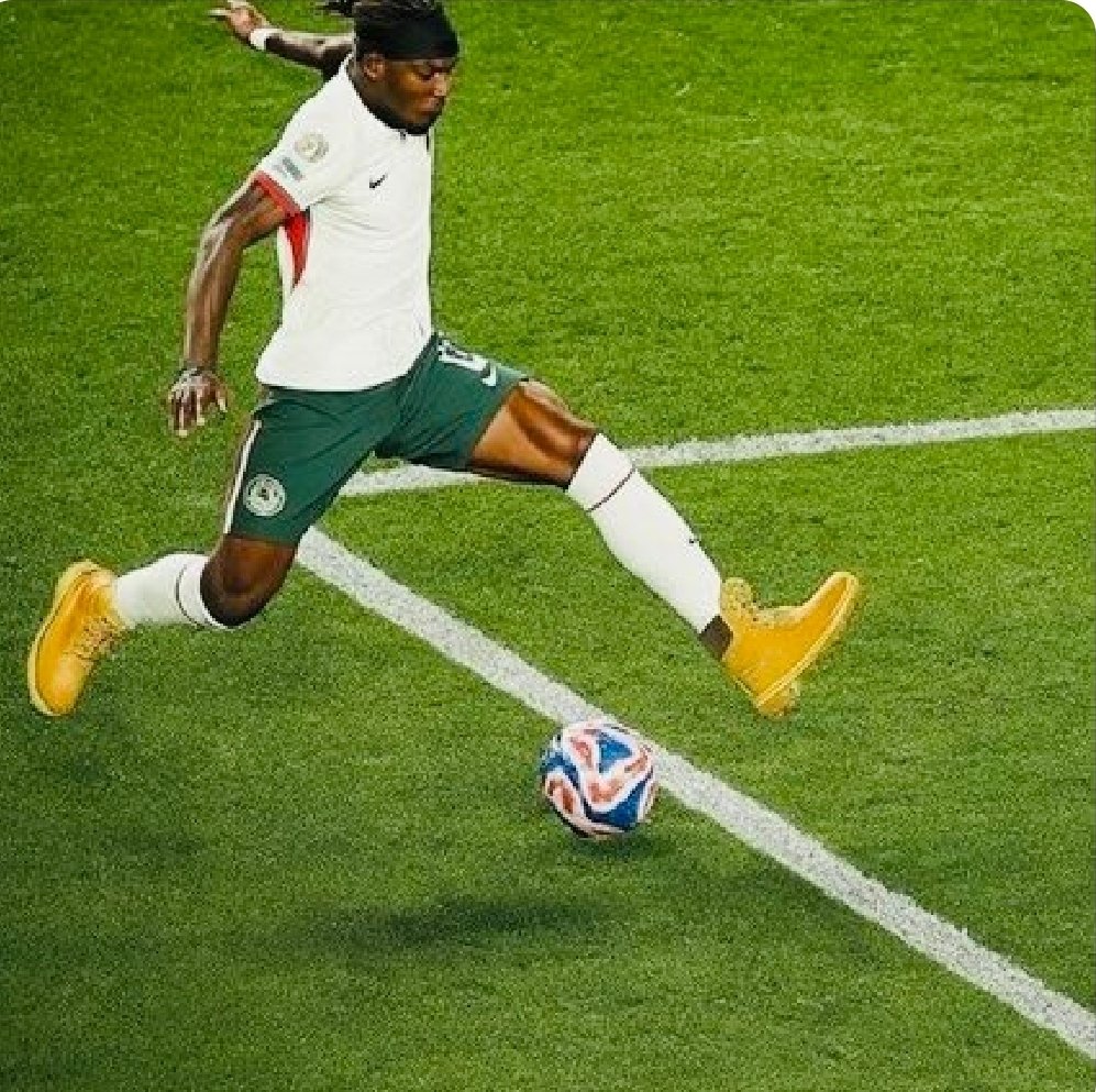 Morejons Left Hand #SzoHive #XabiIn tweet media