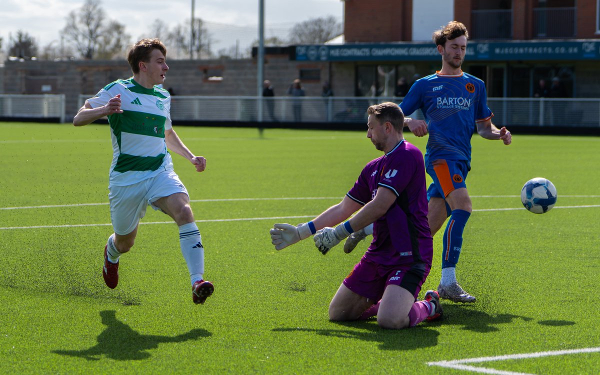 LutterworthAFC's tweet photo. 𝗠𝗔𝗧𝗖𝗛 𝗣𝗛𝗢𝗧𝗢𝗦

Snaps of the action from our final home match of the season against @BilstonTownFC 

More photos on Facebook &amp; Instagram

📸 Hubert Antoniewicz

#UpTheAtho https://t.co/znub59EKSQ