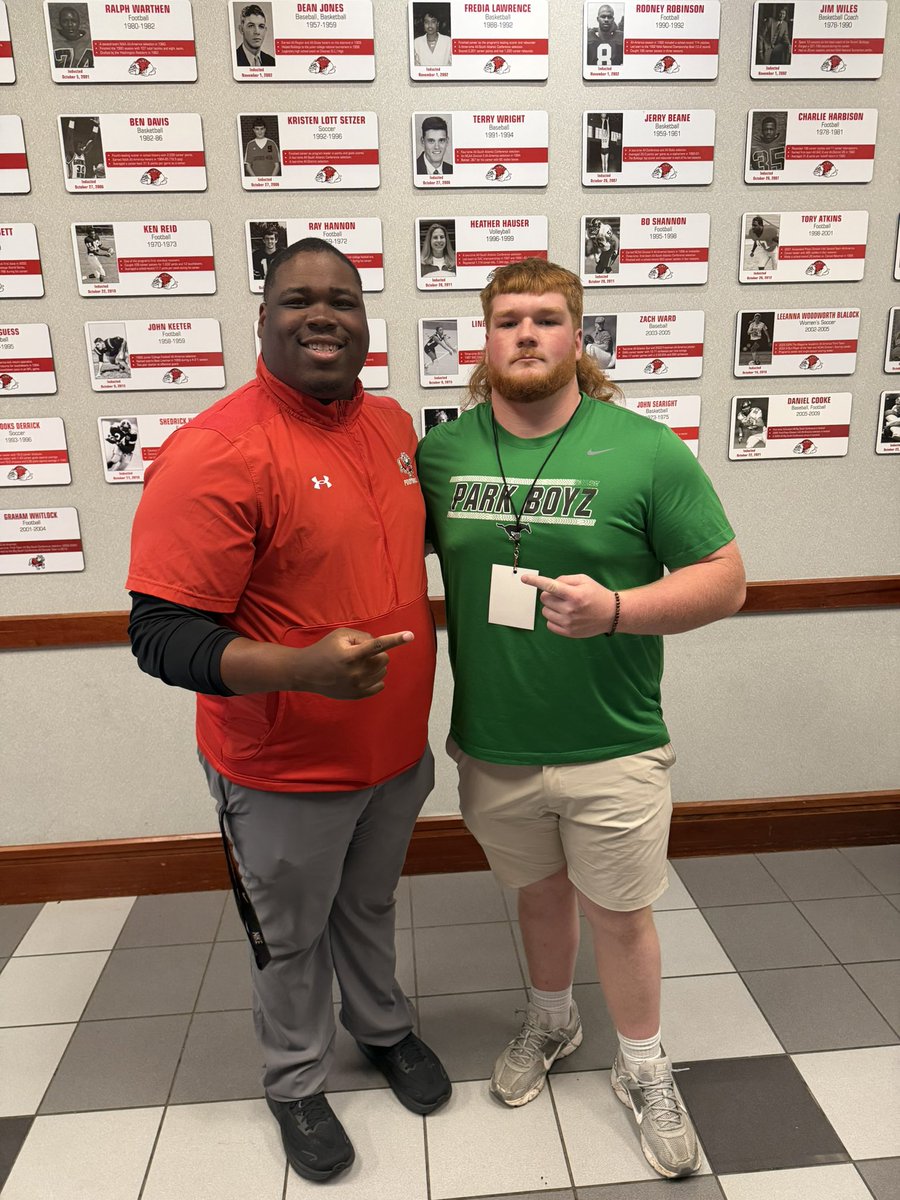 CMullally66's tweet photo. Had an amazing visit at Gardner Webb yesterday, loved seeing the campus and what the school has to offer #SkoDawgs
@myersparkfball @coachjames29 @alexwal03252796 @GWUFootball @CoachK__Mac @Coach_KD75 @SpaceCoachOL @Hold_2017 https://t.co/lV4F1ttsxL