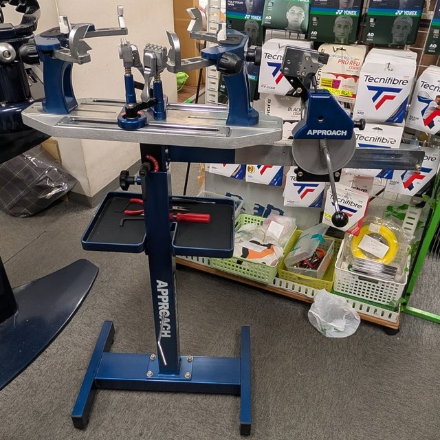 アプローチ　ガット張り機　スタンドのみ　中古 中古手動バネ式ガット張り機 アプローチ社製RST-4 スタンドタイプが