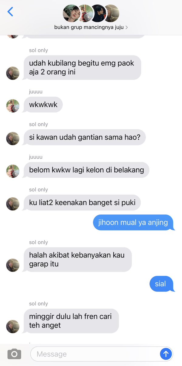 makeitlatte's tweet photo. apa aja yg penting ribut dulu https://t.co/EAudXFmmqa