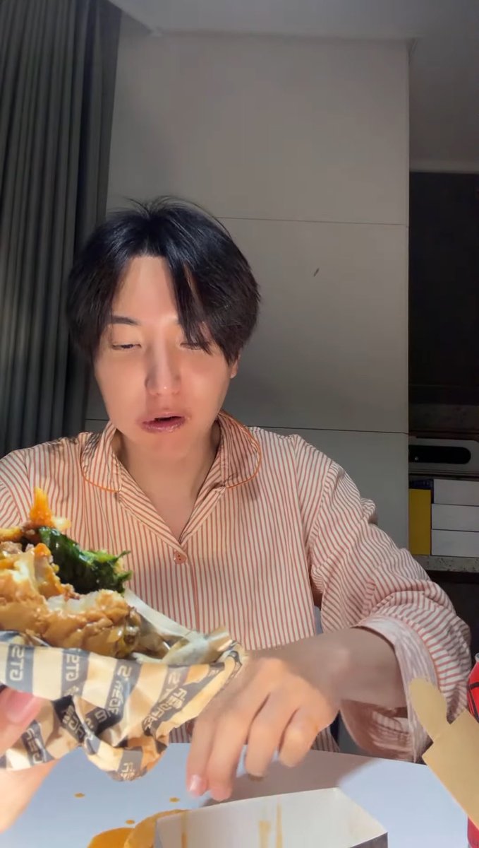 루카︎⋆꙳ tweet media