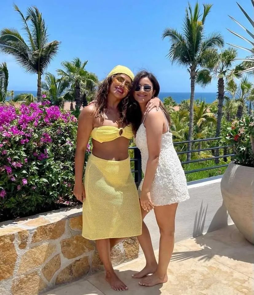 🔗: vogueindia.visitlink.me/rn2rpd
4 times Priyanka Chopra showed us that monotone dressing is the way to go.