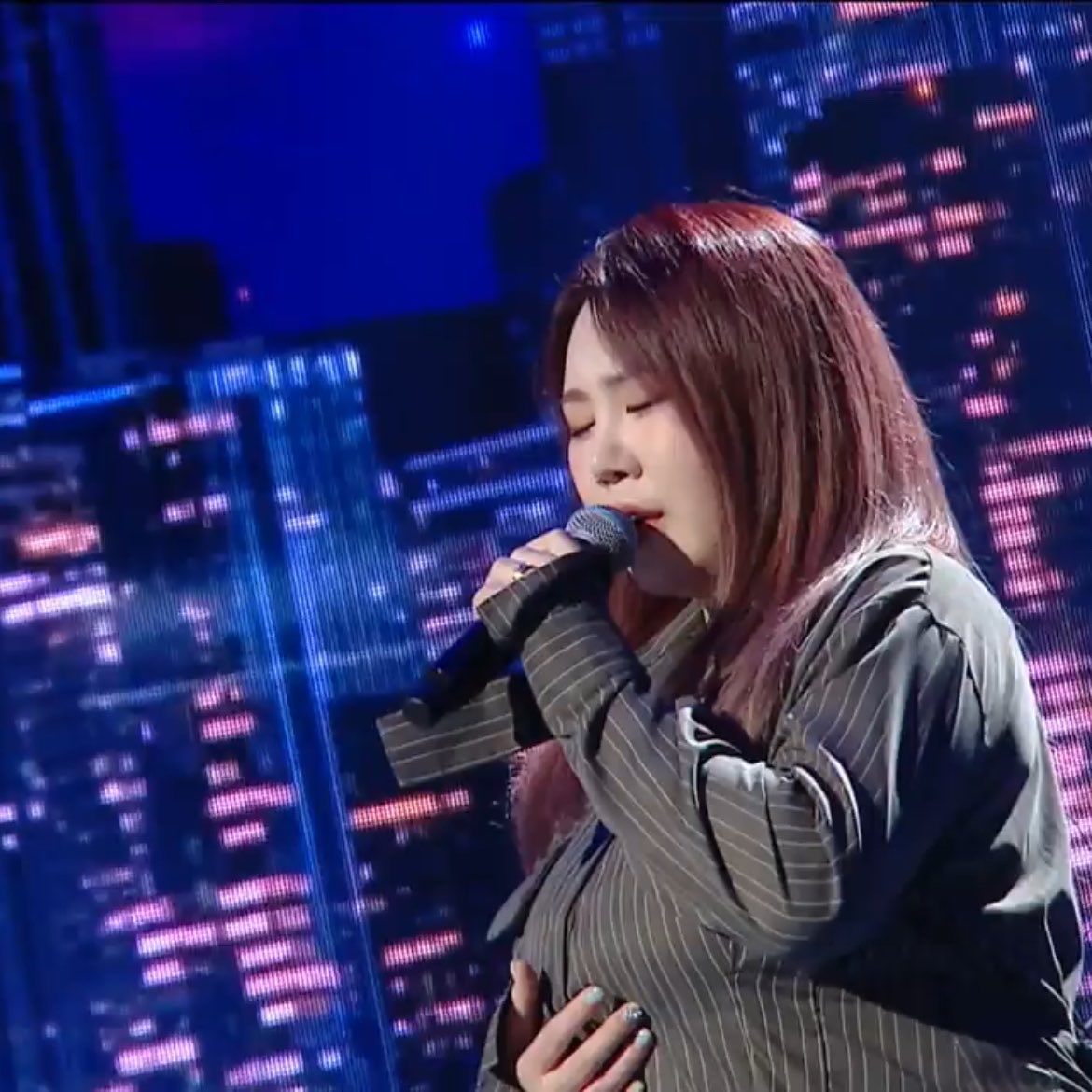 JiminParkBR's tweet photo. [PICS] 260412 JAMIE cantando 오늘 같은 밤이면 de Park Jeong-un no nono episódio de Audition End War

#제이미 #JAMIE https://t.co/HdDs4vxkeg