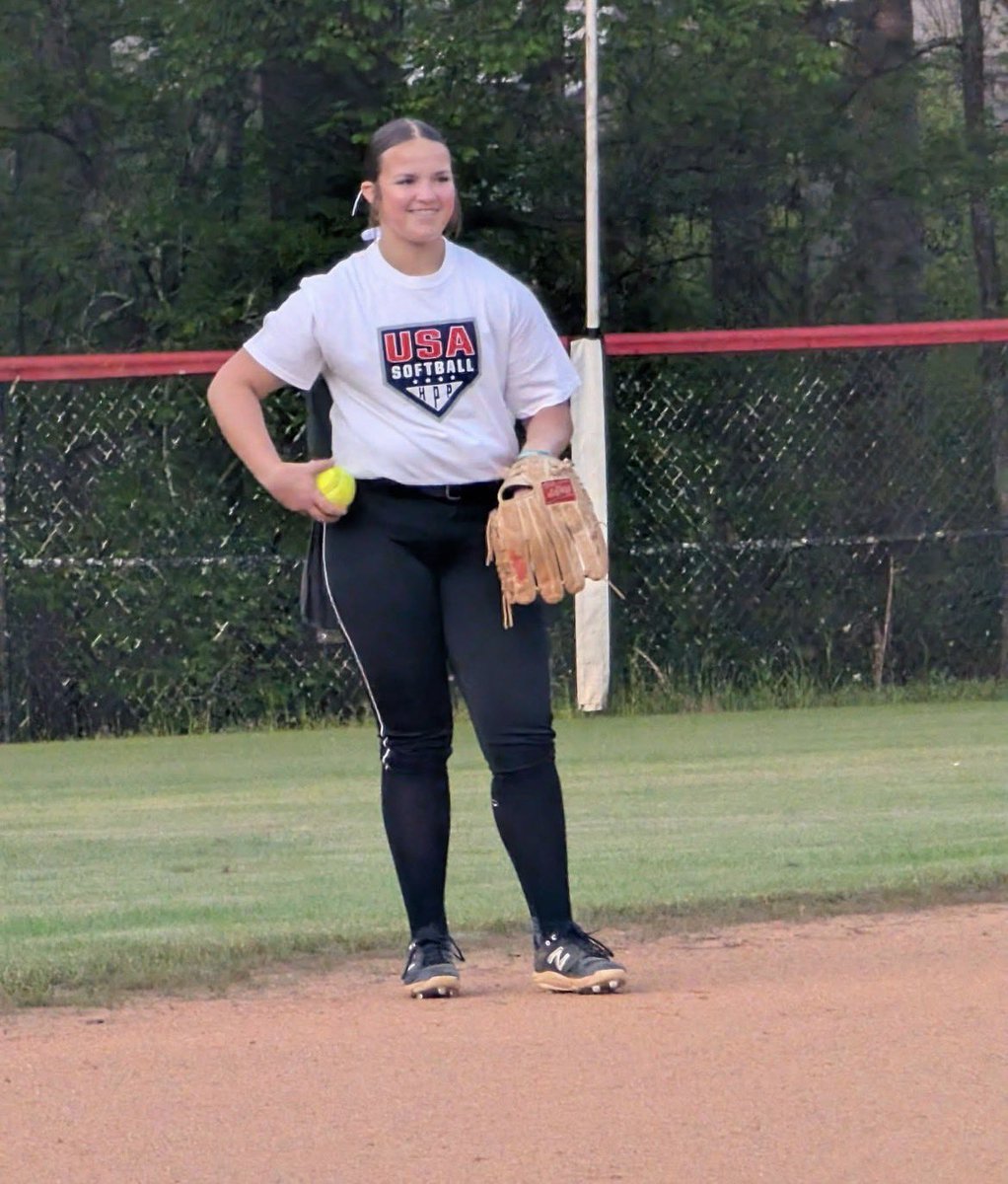 AMGA2K11's tweet image. Wishing our #22, Finley Jordan good luck at today's USA 15U HPP Identifier. 
#dontsuck @USASoftball @finleyrjordan