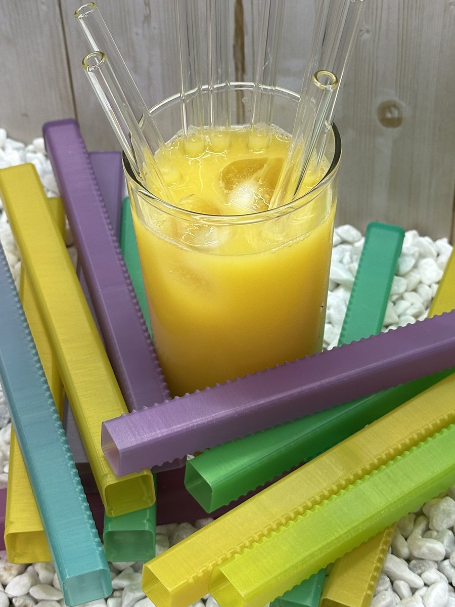 davemakesstuff_'s tweet image. Reusable Straw Holder

A simple print to help keep your reusable straw clean🧋

Printed on my @lulzbot3D TAZ Pro with @polymaker_3d “Translucent Rainbow” Panchroma PLA. 

Download for free from @thangs3D : than.gs/m/1538338

#3dprinting #3dprint #3dprinted #reusablestraw