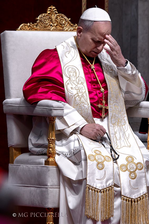 mgpicciarella's tweet image. © Maria Grazia Picciarella                            

Pope Leo XIV prays during a Prayer Vigil for #Peace in the world in St. Peter's Basilica at the #Vatican

#PopeLeoXIV #PapaLeoneXIV #PapaLeonXIV #PapaLeónXIV #PapaLeone #RobertPrevost