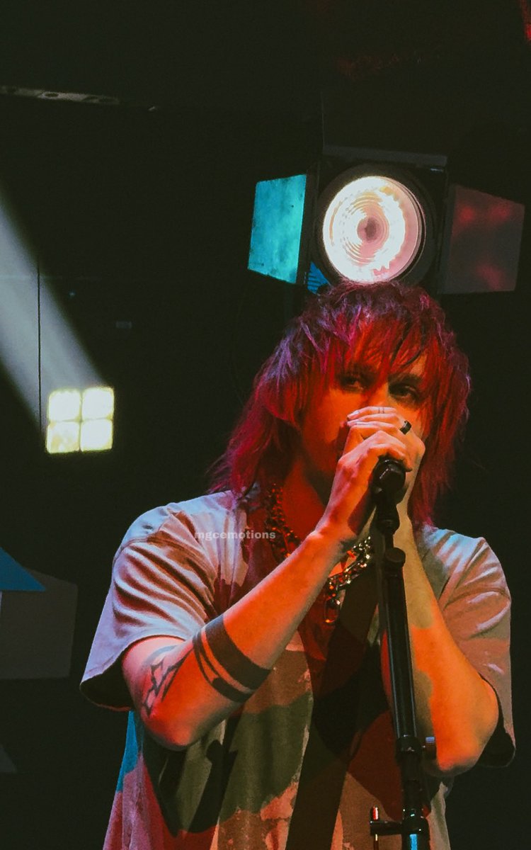 jago on tour ✰ tweet media