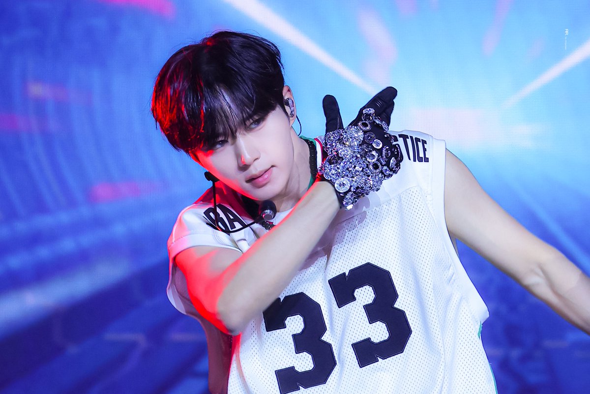 RUSSIAN RED tweet media