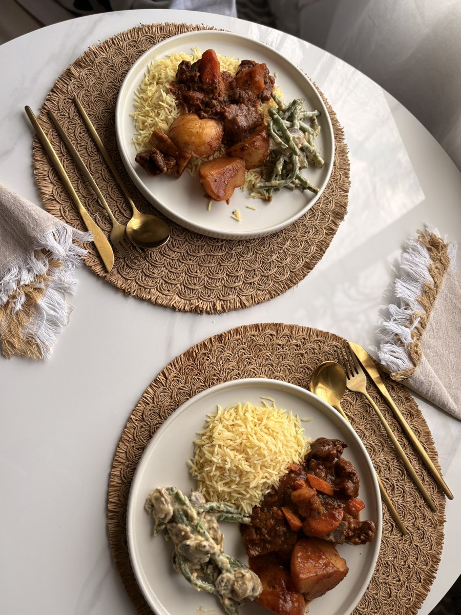 MissLesegoS's tweet photo. Lunch in three pictures: ๐ฝ๏ธ๐คโจ
#CookingWithLesego ๐ฉ๐พโ๐ณ https://t.co/eoQgQHvotz