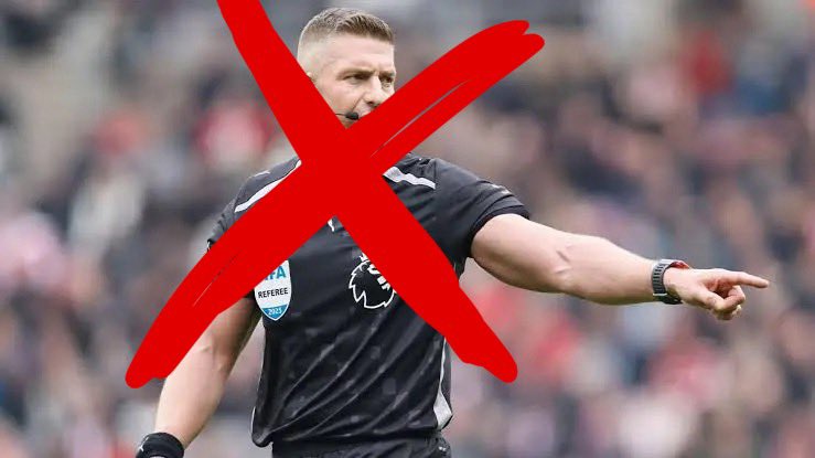 TottenhamMasky's tweet photo. This referee is an absolute clown https://t.co/qUDaX4gnMK
