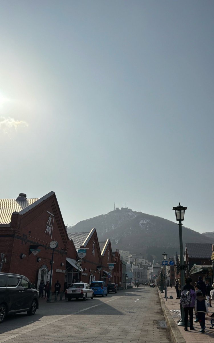 hdis26js's tweet photo. イベントのチラシ作りのために函館の風景写真を集めてみたら意外とたくさん撮ってて、写真見たら、そりゃつい撮りたくなるよなーって綺麗な町と空と海に山！！！ https://t.co/urQcQWsRr5