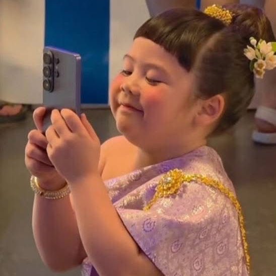 sia.มุแดงมีหนวดโบหยั่ย tweet media