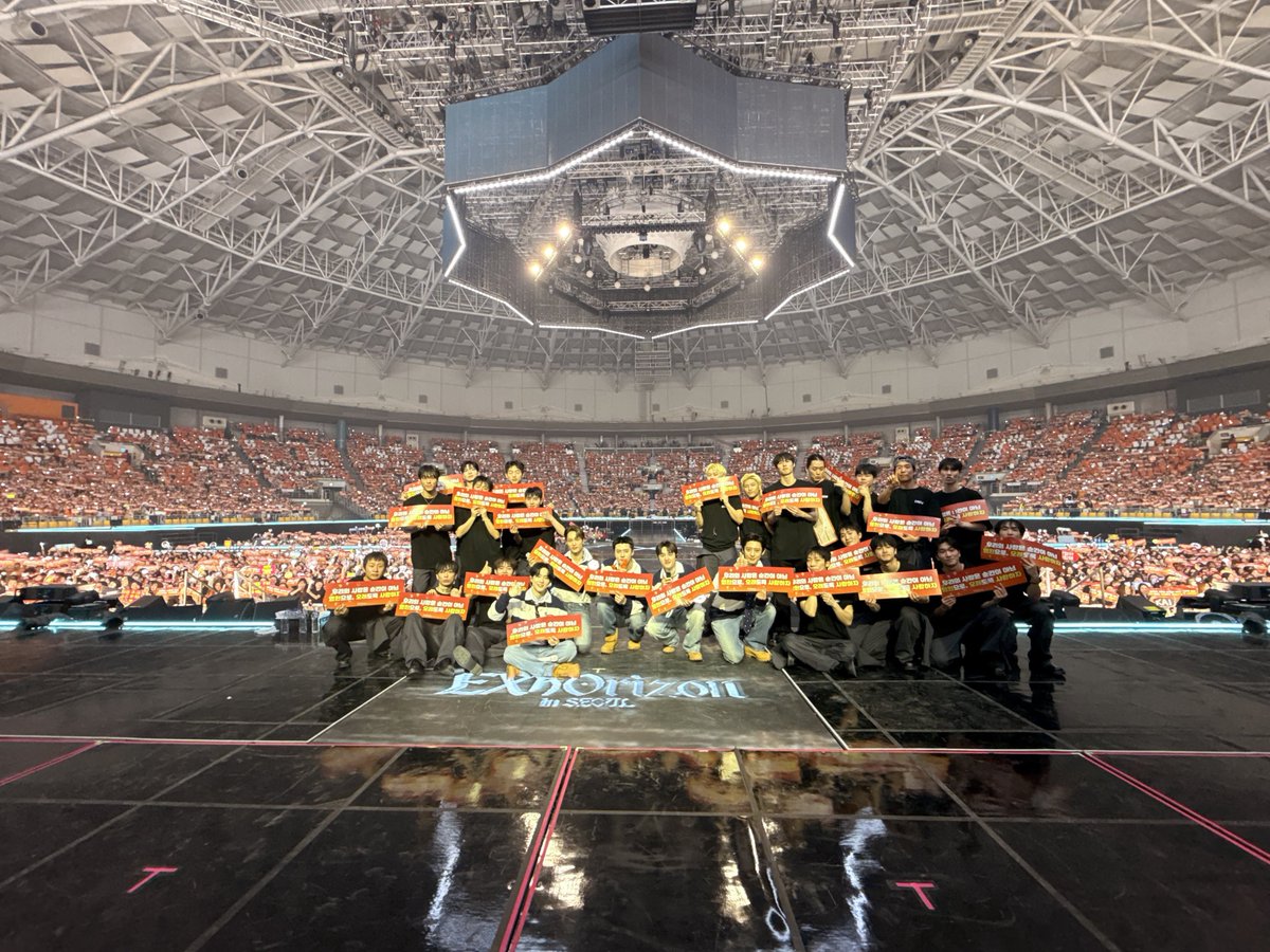 weareoneEXO's tweet image. EXO PLANET #6 – EXhOrizon in #SEOUL DAY 3🩶
 
#EXO #엑소 #weareoneEXO
#EXOPLANET #EXhOrizon