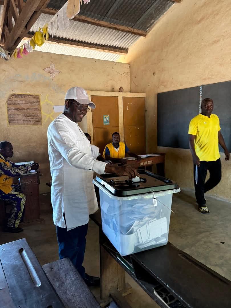 actualites229's tweet photo. 🇧🇯 #BéninPolitique |#Présidentielle2026 |#JourDeVote || NOURENOU ATCHADE a voté à Manigri, dans la commune de Bassila https://t.co/R4OeN6JqlL