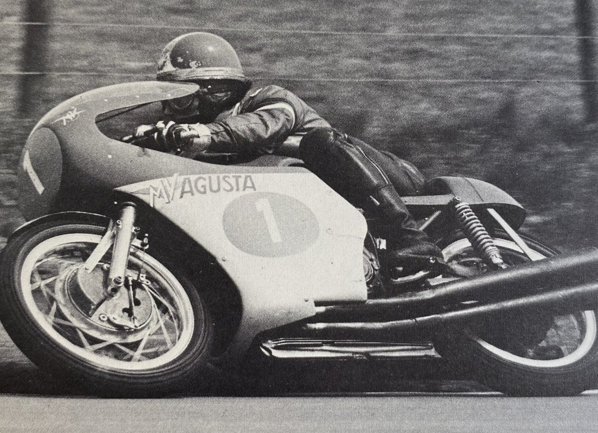 AntonioRamosGP's tweet image. Giacomo Agostini 🇮🇹1️⃣🏁
#Style