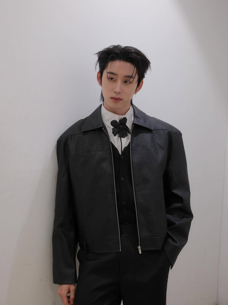 WEofficialTH's tweet image. 120426 | Instagram Update 

📸 tispky.pp : 

PAPA EST WESLEY TIME

#InfinityMedicalClinicxEST
#est_rvp  #WESLEY
#WEofficialTH