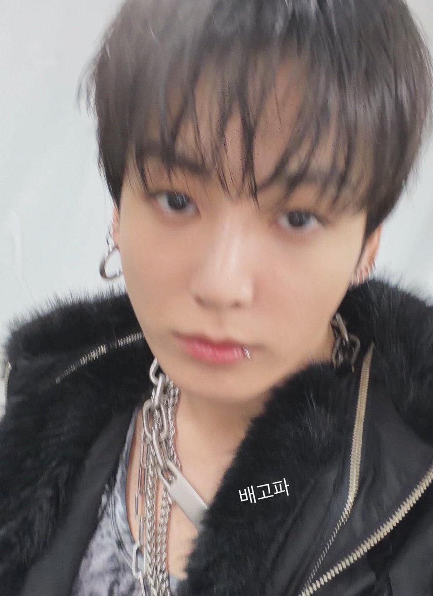 jungkook admirer tweet media