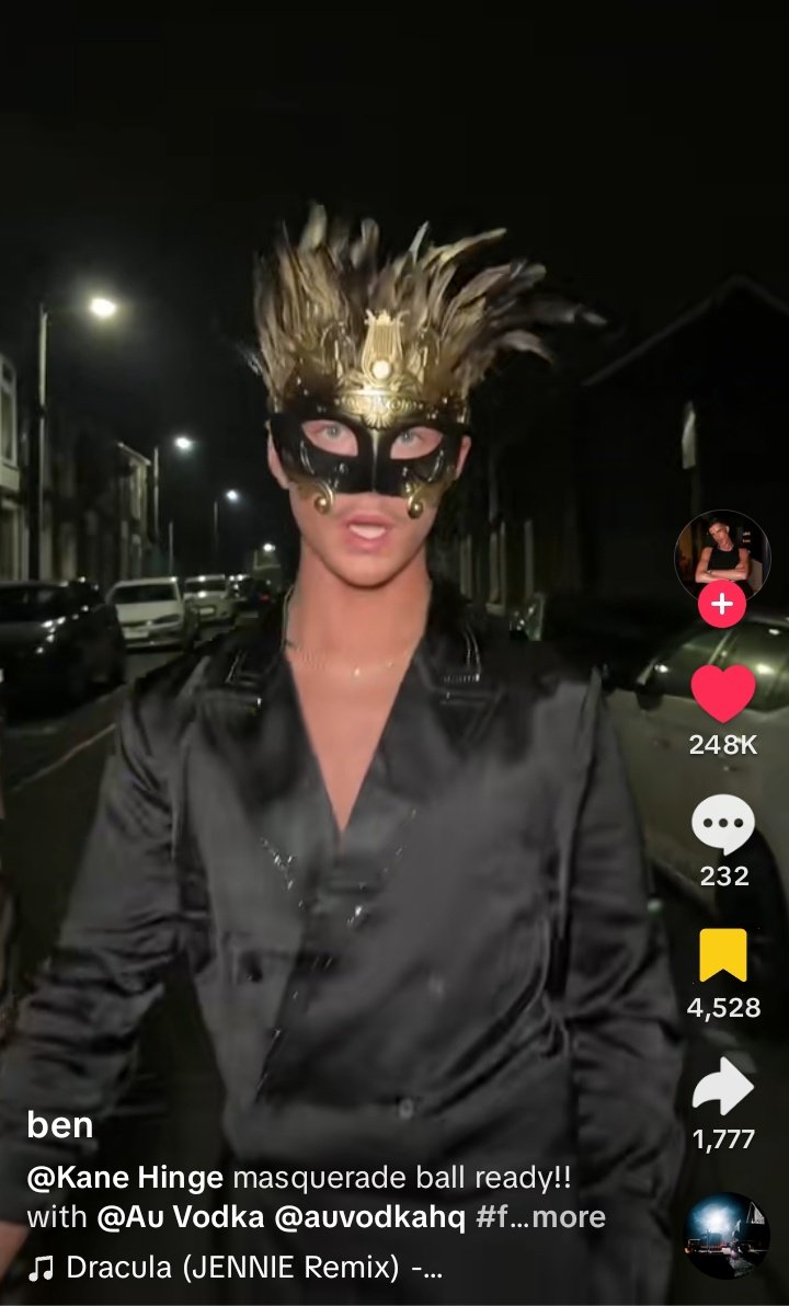 🧛🏻♀️ tweet media