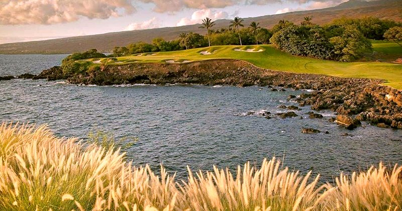 tropicalitytrvl's tweet image. SEA you on the golf course at Mauna Kea Beach Hotel. ⛳️ 
tropicality.com/resorts 
#hawaii #vacation #golflife #golf